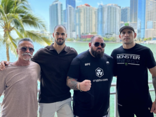 Voormalig Mocro Maffia-acteur Yousri Belgaroui maakt indruk bij UFC-debuut: winst via TKO