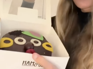 "Zwarte Piettaart" met zwarte karikatuur en oorringen zorgt voor ophef