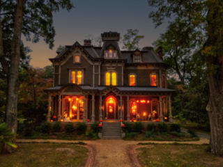 Creepy woning van familie Creel uit 'Stranger Things' te koop voor 1,5 miljoen dollar