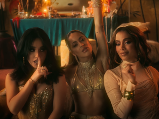 TINI, Becky G en Anitta de DiXte met 'La Loto'