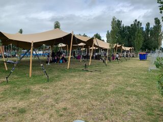 Dit is waarom je beter niet zelf spullen naar Ter Apel kan brengen