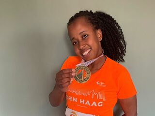 Tizita (26): "Ik liep de Rotterdamse marathon nadat ik opnieuw moest leren lopen door corona"