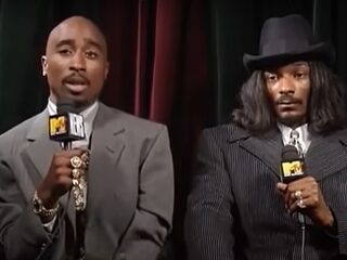 Snoop Dogg over Tupac: "Ik viel flauw toen ik hem op zijn sterfbed zag liggen"