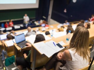 Universiteit Maastricht komt met verplichte MeToo-lessen voor studenten