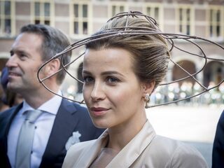 Victoria Koblenko maakt excuses voor het dragen van cornrows