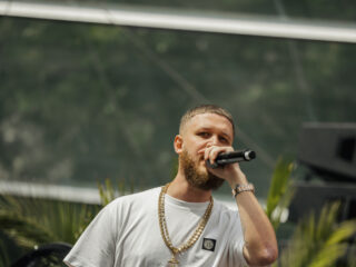 Cor draagt nieuwe track op aan zijn moeder: "Hoop dat het jullie net zo raakt als het mij doet"