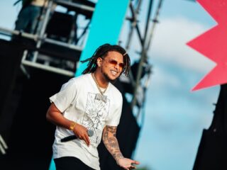 Ronnie Flex blikt terug op eerste uitverkochte show in Carré: "Was de avond van mijn leven"