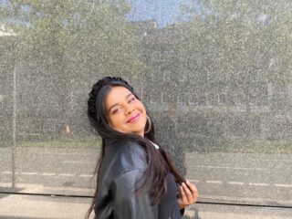 Sheetal (23): "Laten we als vrouwen onze plek opeisen en geloven in onszelf"