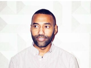 Omar Munie vluchtte op 9-jarige leeftijd uit Somalië en ontwerpt tegenwoordig tassen en kleding