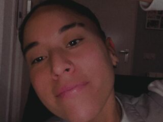 Mo is non-binair: "Waarom moeten we overal een stempel op plakken?"