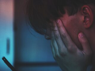 Hoe kom je over je ex heen in coronatijd?