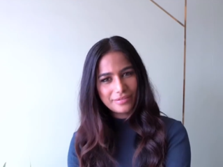 Model uit India (32) faket dood en is een dag later weer online: "Ik leef nog!"