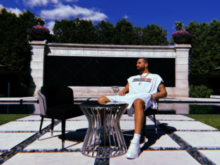 Drake-fan dropt 'Family Matters' videogame: "Feed him a Grammy, right now"