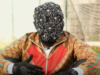 Dit is rapper Dide: De gemaskerde artiest die Premier League voetballer claimt te zijn