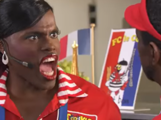 Opening FC Kip-restaurant van Jandino zorgt voor massale drukte in Rotterdam