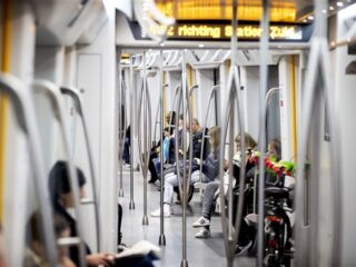 Seksueel geïntimideerd in de metro: "De drempel om een melding te maken is hoog"