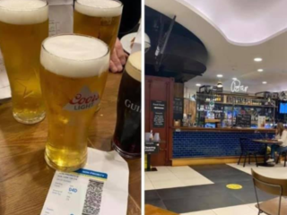 Vrienden boeken vliegticket om bier te kunnen drinken op het vliegveld