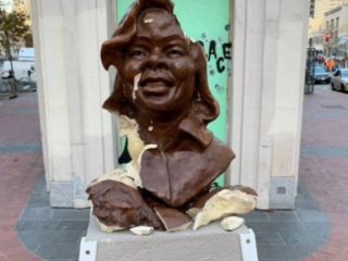 Beeld Breonna Taylor vernield: ''Geen simpele vernieling, maar racisme en intimidatie''