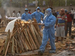 Grote zorgen om coronasituatie India: ziekenhuizen overbelast en 200.000 doden