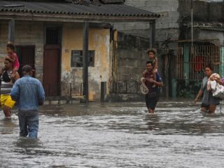 Heel Cuba zit zonder stroom door orkaan Ian, Florida vreest voor grote schade