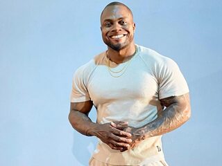 Bodybuilder Curtis over afvallen: "Begin bij wat meer water drinken"