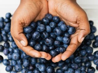 Mensen reageren massaal op mogelijk besmette blauwe bessen van supermarkt: "Hepatitis AH"