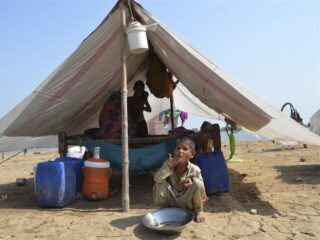 Meer dan 300 mensen in Pakistan overleden door ziektes na overstromingen