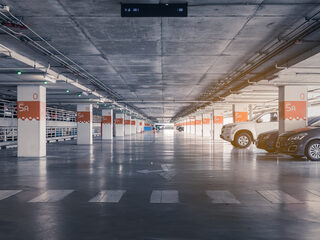 Duitse jongens (16 en 19) omgekomen na val met auto van dak parkeergarage