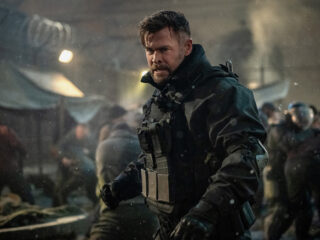 Chris Hemsworth is terug in gewelddadig tweede deel van 'Extraction'