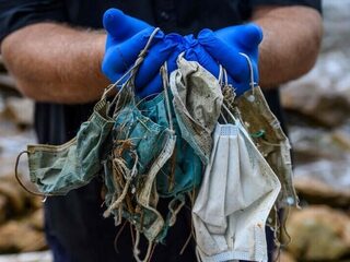 Naar schatting 1,5 miljard mondkapjes in zee beland dit jaar