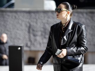 Famke Louise wint kort geding tegen Roddelpraat: video moet offline