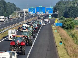 Veel files door boerenprotesten, advies om snelwegen Midden-Nederland te mijden
