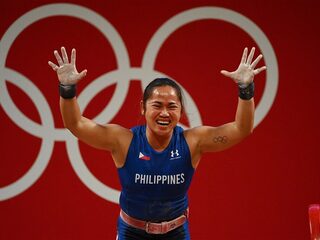 Gewichtshefster gaat viral na behalen eerste Filipijnse gouden medaille ooit