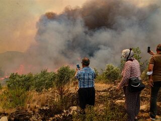 Zeker 4 doden en 180 gewonden door bosbranden in zuiden van Turkije