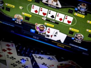 Nederlanders vergokten in half jaar tijd bijna half miljard euro online