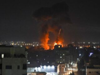 Israël voert eerste luchtaanval uit op Gaza sinds wapenstilstand