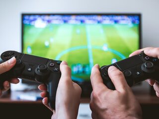 Politie houdt FIFA-toernooi om jongeren van de straat te houden