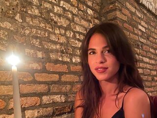 Julia (24) uitgeroepen tot Miss Nederland 2021