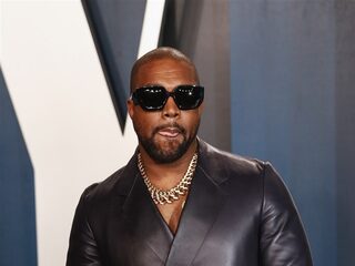 Kanye West bouwt ouderlijk huis na in stadion voor derde luisterparty 'Donda'