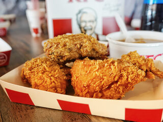 KFC gaat overgebleven kip aan daklozen doneren