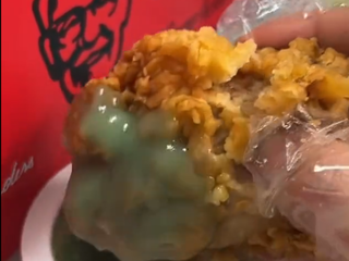 Kipliefhebbers verbazen zich over muntchocoladedipsaus van Koreaanse KFC