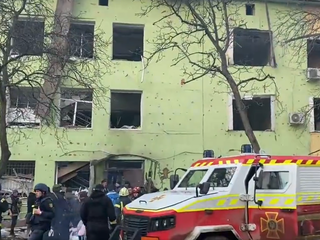 Kinderziekenhuis in Oekraïense stad Marioepol verwoest door luchtaanval