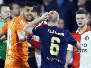 Man opgepakt voor gooien voorwerp naar Davy Klaassen tijdens Feyenoord-Ajax
