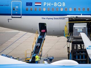 Chaos op Schiphol: overstappen bij KLM alleen nog met handbagage