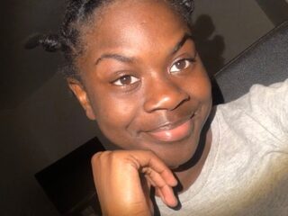 Kymmora (15) schrijft over ongelijkheid: "We zijn niet altijd één in de samenleving"