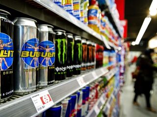 Moet de leeftijdsgrens voor energiedrankjes omhoog naar 18 jaar?