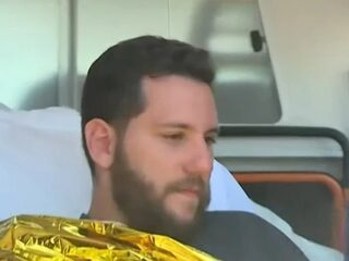 Man overleeft 18 uur op zee dankzij half opgeblazen volleybal