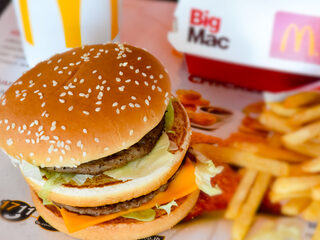 McDonald's-filiaal flyert met 'burger na een prikkie', actie stopgezet na kritiek