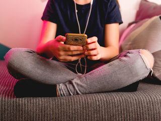 Kindertelefoon kreeg tijdens pandemie twee keer zoveel vragen over sexting