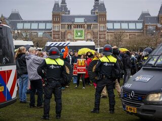Afgelopen jaar minder misdrijven, maar meer klachten over de politie